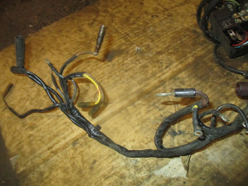Evinrude 225hp 2 stroke outboard junction box/ engine wiring harness