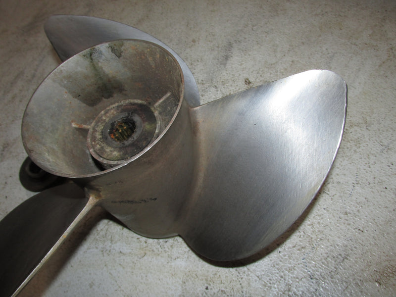 Yamaha 200hp 2 Stroke Outboard Stainless Steel Propellor (13 3/4x19-M)