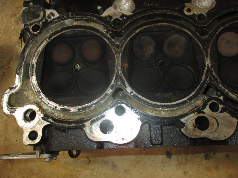 Yamaha/mercury 225hp 4 Stroke outboard starboard cylinder head (69J-01)