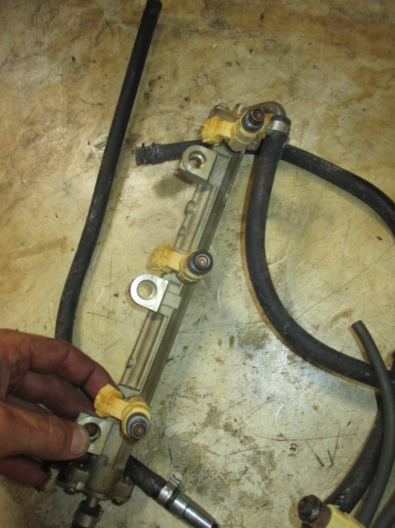 Yamaha/mercury 225hp 4 Stroke outboard fuel rail/injector set (69J-13761-00)