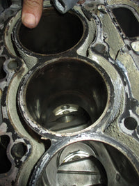 Load image into Gallery viewer, Yamaha 115hp 4 stroke outboard Crankcase Block #1
