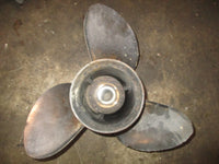 Load image into Gallery viewer, Evinrude 150hp 2 stroke outboard stainless steel propeller (389924) 14 1/2 x 19
