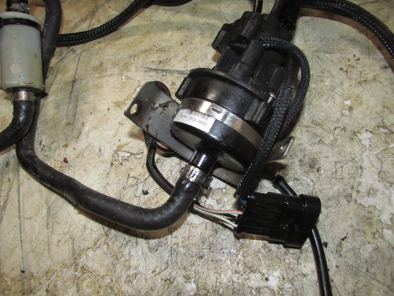 Evinrude Etec 115hp 2 Stroke Outboard Oil Pump and Hoses with Bracket (5007232)