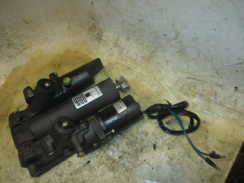 Mercury Optimax 3.0L 200hp 2 stroke outboard tilt trim unit