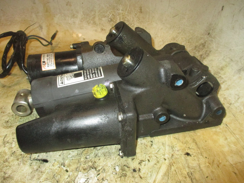 Mercury Optimax 3.0L 200hp 2 stroke outboard tilt trim unit