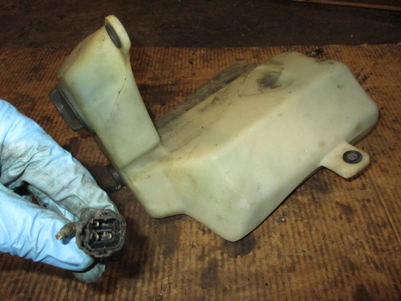 Suzuki DT65 65hp outboard oil tank and sensor (69110-94701)