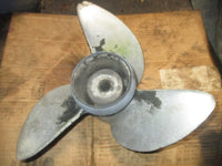 Load image into Gallery viewer, Evinrude 85hp outboard aluminum prop 14 x 17 (176214)
