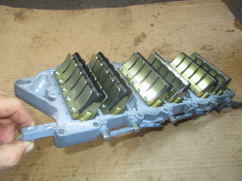 Yamaha 200hp HPDI 2 stroke outboard intake manifold w/ reeds