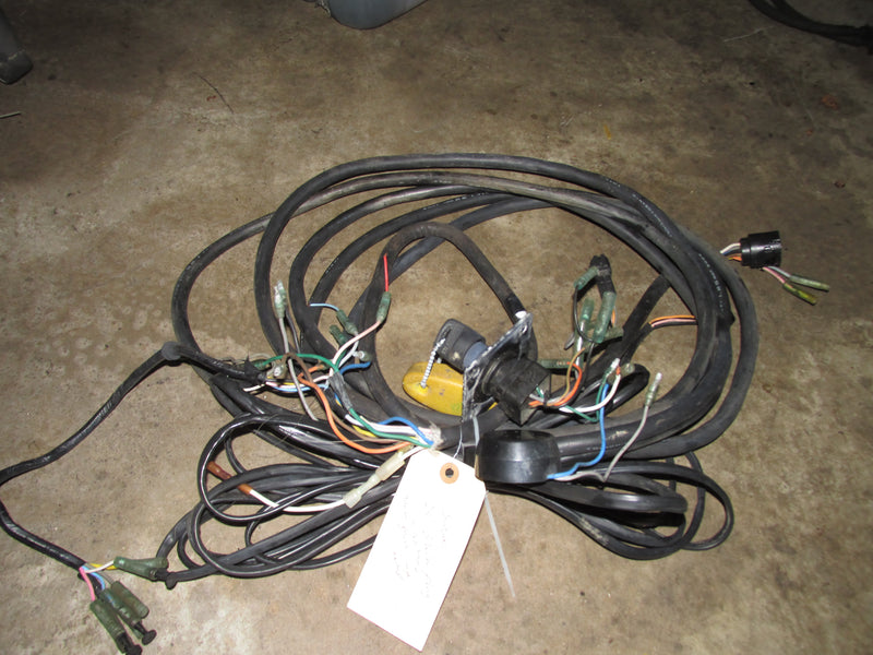 Suzuki Outboard 20FT round black plug rigging harness
