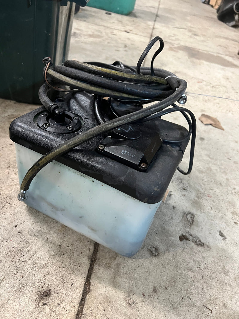 Johnson/ Evinrude outboard OMC style dual hose oil tank #2