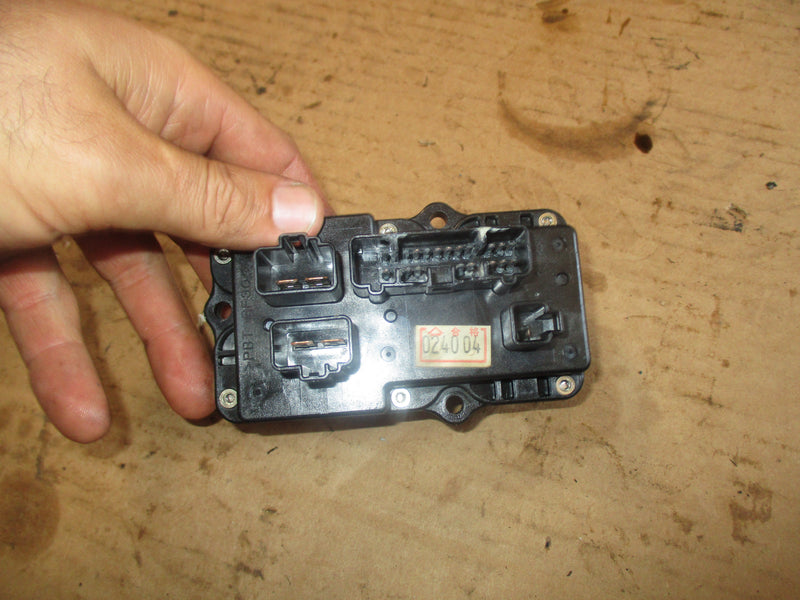 Yamaha 200hp HPDI 2 stroke outboard fuse box (68F-82170-01-00)