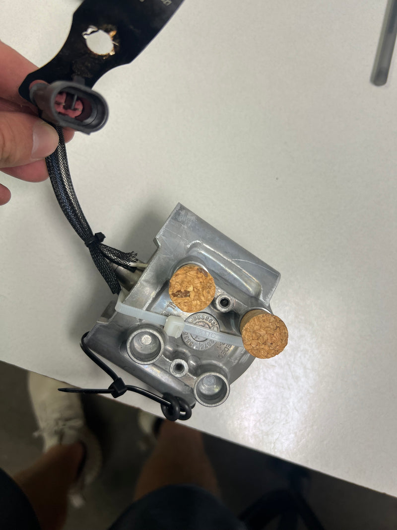 REFURBISHED Evinrude ETEC 300hp 2 stroke outboard fuel injector (353518)