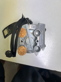 Load image into Gallery viewer, REFURBISHED Evinrude ETEC 300hp 2 stroke outboard fuel injector (353253)
