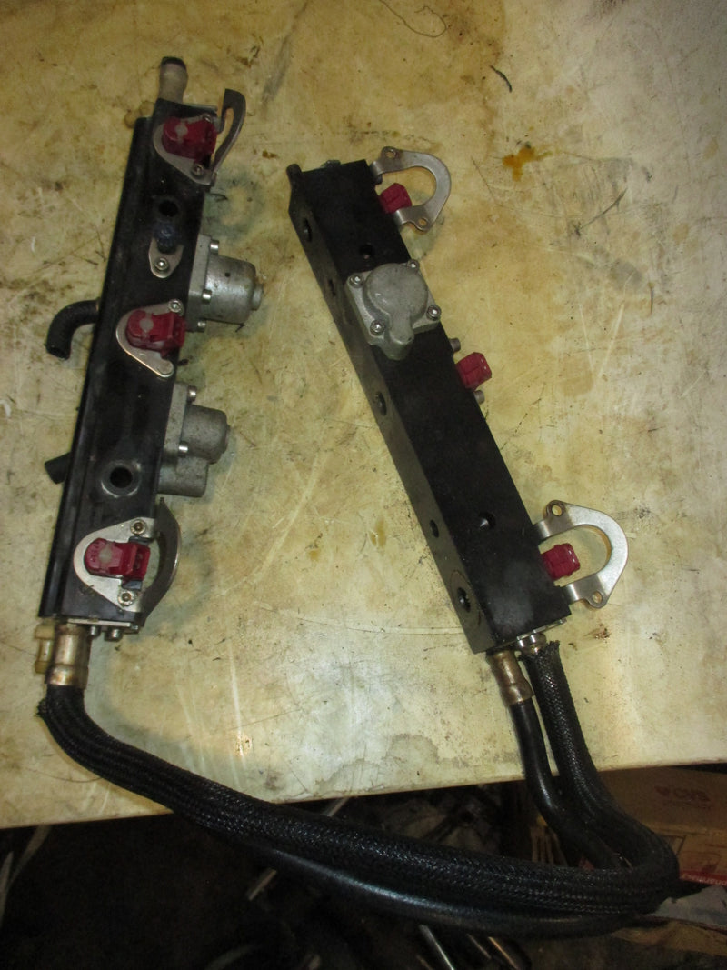 Mercury 200hp optimax 2 stroke outboard fuel rail and injector set (858259-1)
