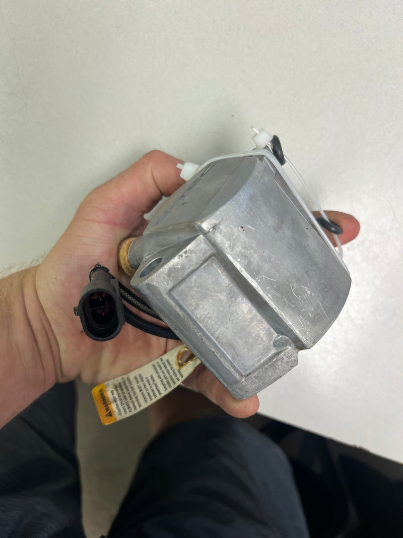REFURBISHED Evinrude ETEC 300hp 2 stroke outboard fuel injector (353253)