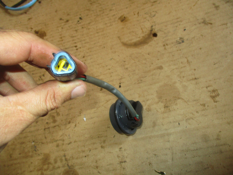Yamaha 200hp HPDI 2 stroke outboard tilt trim switch (6R3-82563-00-00)