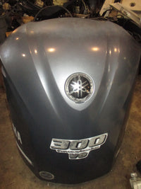 Load image into Gallery viewer, Yamaha 4.2L 300hp 4 stroke outboard Top Cowling
