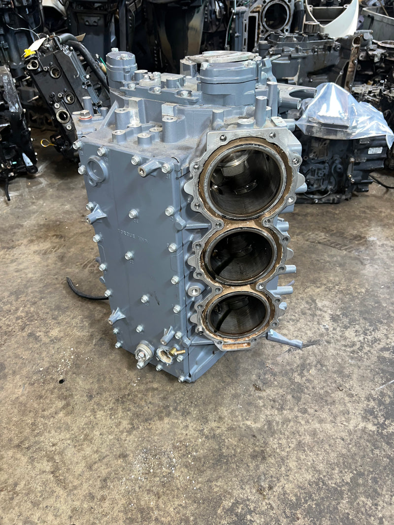Yamaha 200hp 3.3L VMAX HPDI 2 Stroke Outboard crankcase block