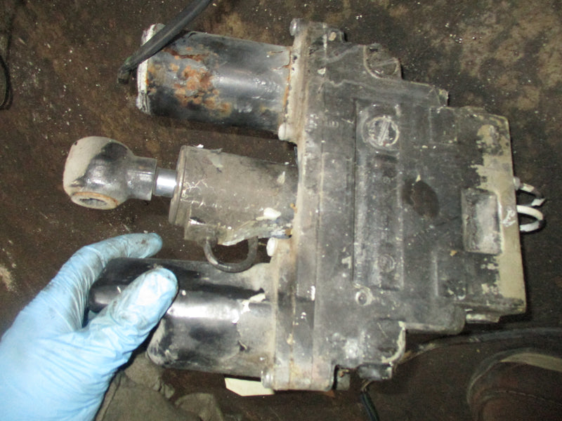 Johnson 110hp outboard tilt trim unit