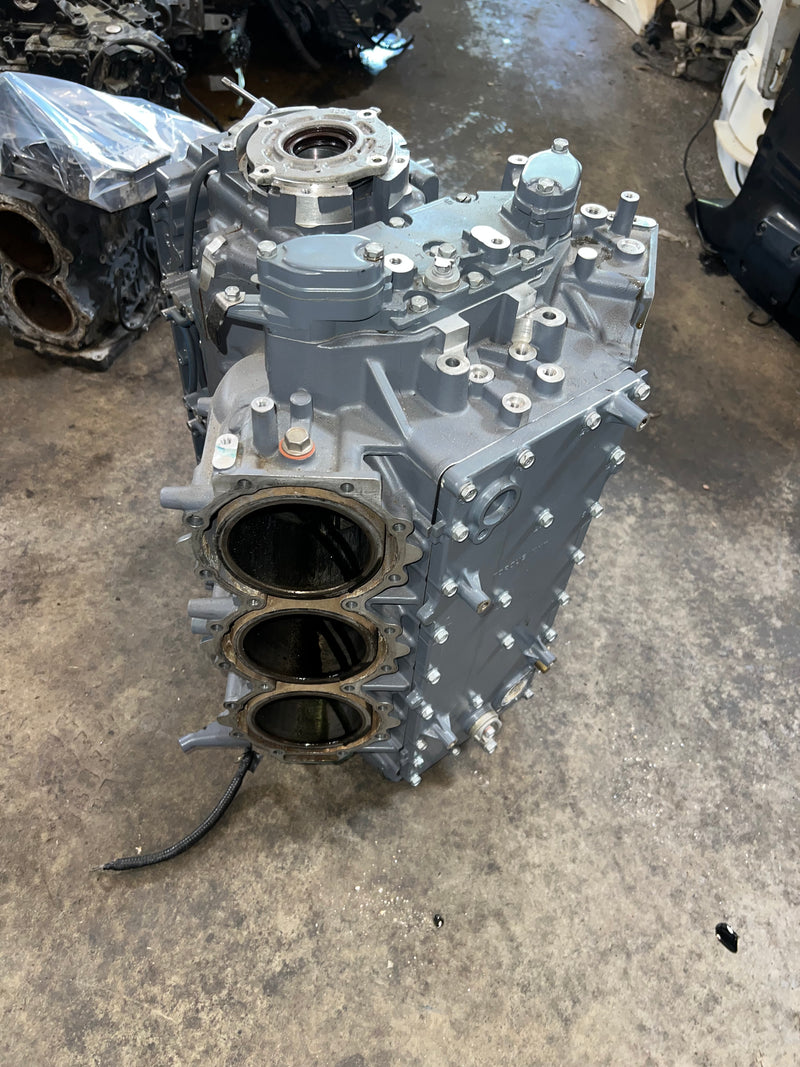 Yamaha 200hp 3.3L VMAX HPDI 2 Stroke Outboard crankcase block