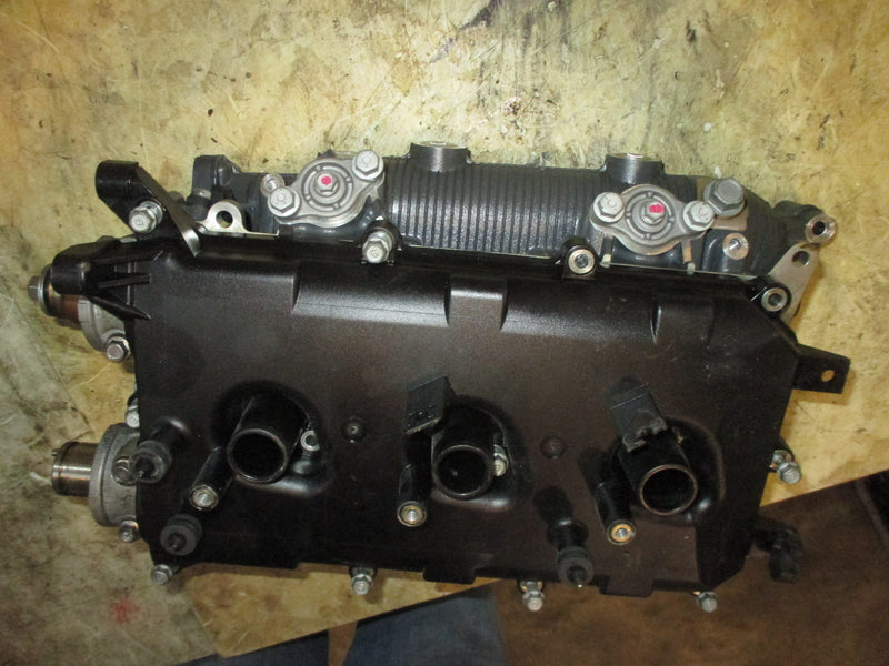 Yamaha 4.2L 300hp 4 stroke outboard Port Cylinder Head