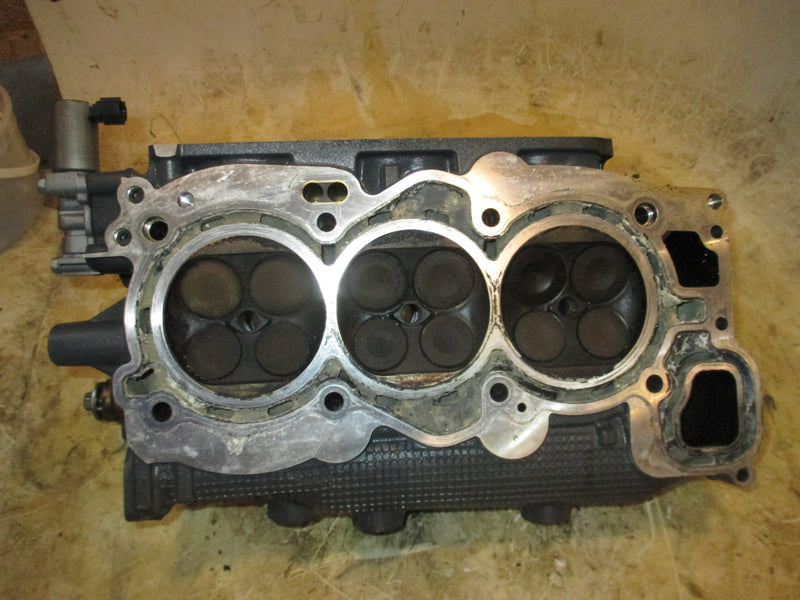 Yamaha 4.2L 300hp 4 stroke outboard Port Cylinder Head