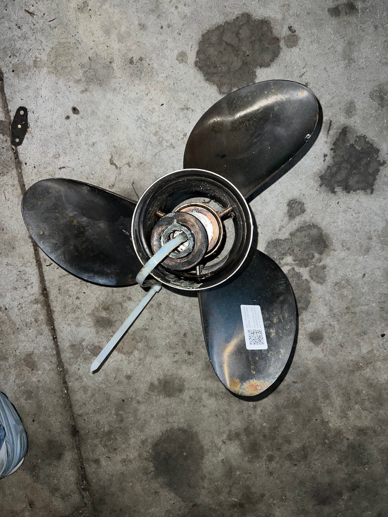 Yamaha 225-250hp 2 stroke counter rotation stainless propeller (14 7/8x21)