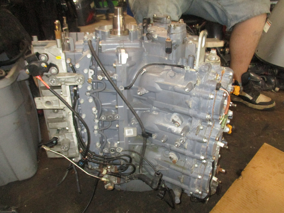 Yamaha 300hp HPDI outboard crankcase powerhead