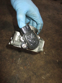 Load image into Gallery viewer, Suzuki DF140A 140hp outboard throttle body (13300-92J12)
