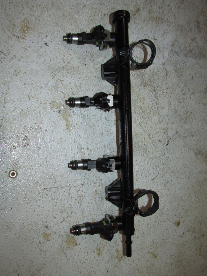 Yamaha 115hp 4 Stroke Outboard Fuel rail/injector set (6EK-13761-00)
