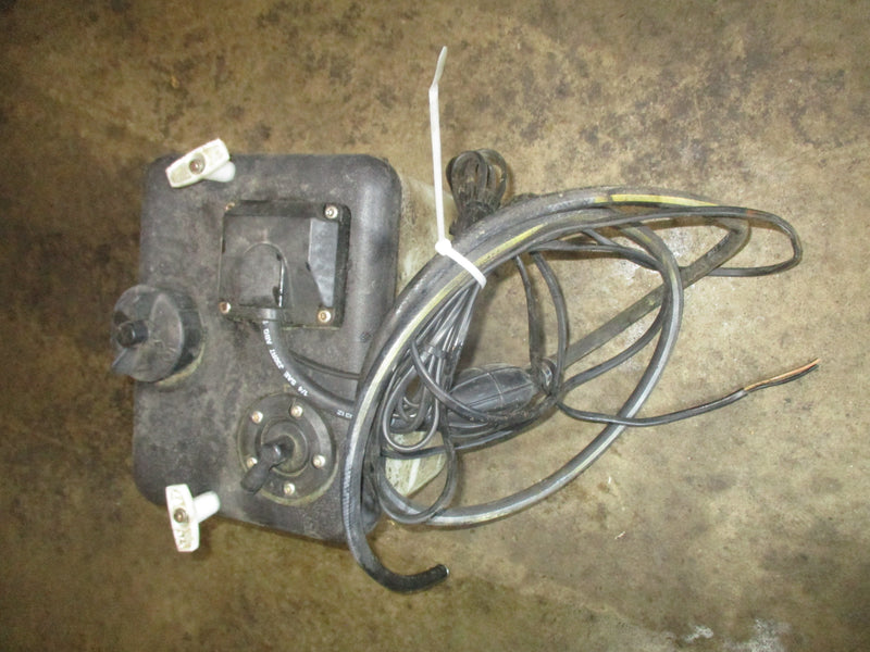 Johnson/ Evinrude outboard OMC style dual hose oil tank