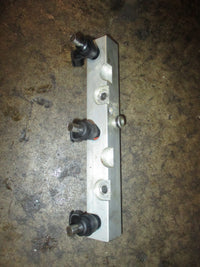 Load image into Gallery viewer, Honda BF50D outboard fuel rail and injector set (16450-ZZ5-003)
