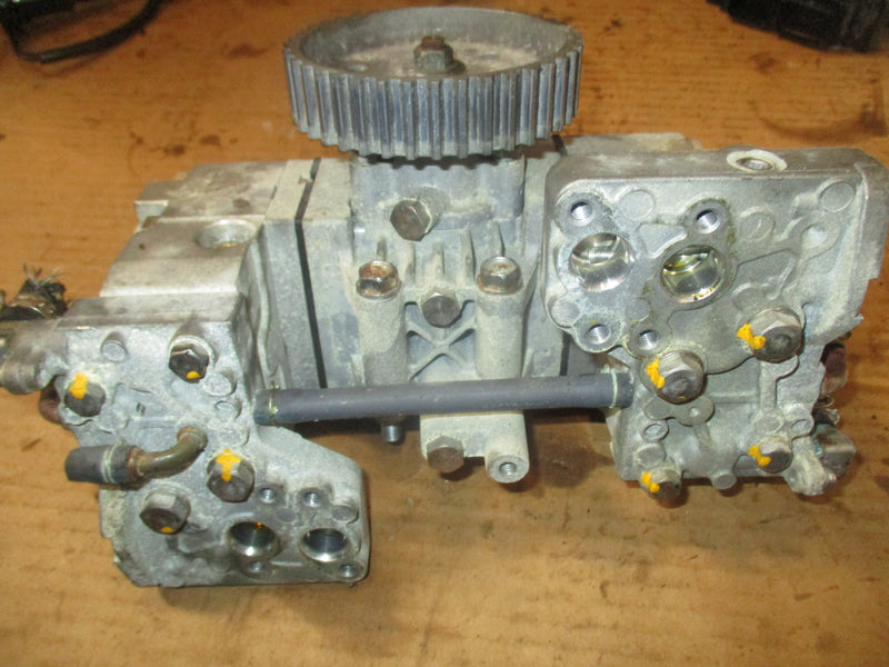Yamaha 300hp HPDI outboard fuel injection pump (60V-13910-00-00)