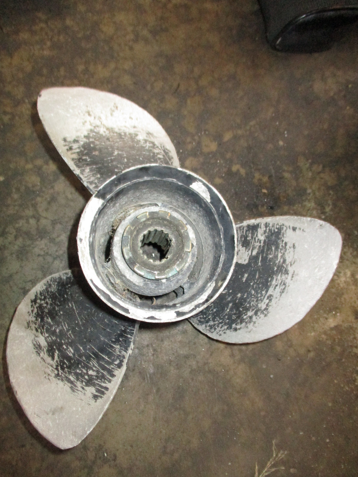 Mercury 90hp 2 stroke outboard aluminum propeller (77344A45) 17P