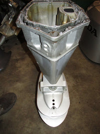 Load image into Gallery viewer, Honda BF75A 75hp 4 Stroke Outboard 25" Upper Casing / Oil Pan (40201-ZW1-020ZA)
