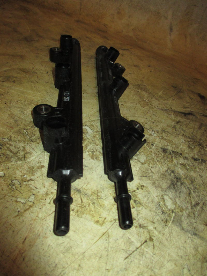 Yamaha 4.2L 300hp 4 stroke outboard Fuel Rail Set (6CB-13161-10-00)