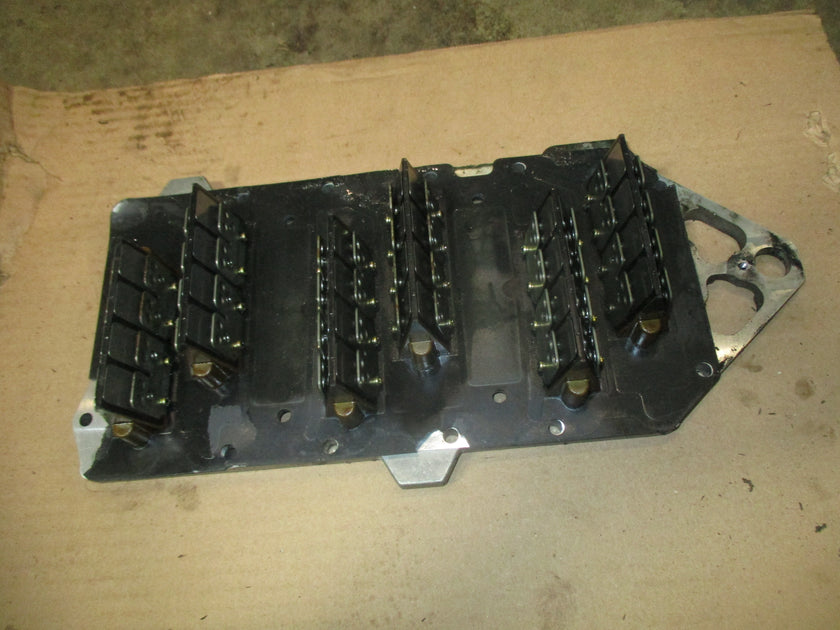 Mercury 135hp Optimax outboard intake manifold with reeds (116455 ...
