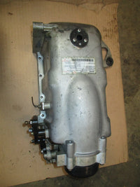 Load image into Gallery viewer, Mercury 135hp Optimax outboard air plenum and throttle body (855422)
