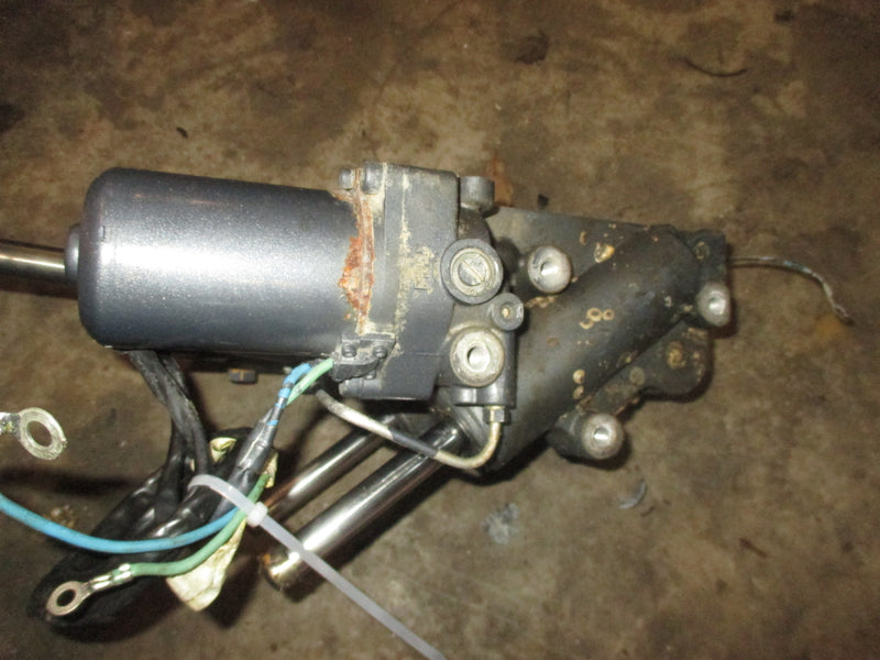Yamaha 4.2L 300hp 4 stroke outboard Tilt Trim Unit 69J-43800-06-8D