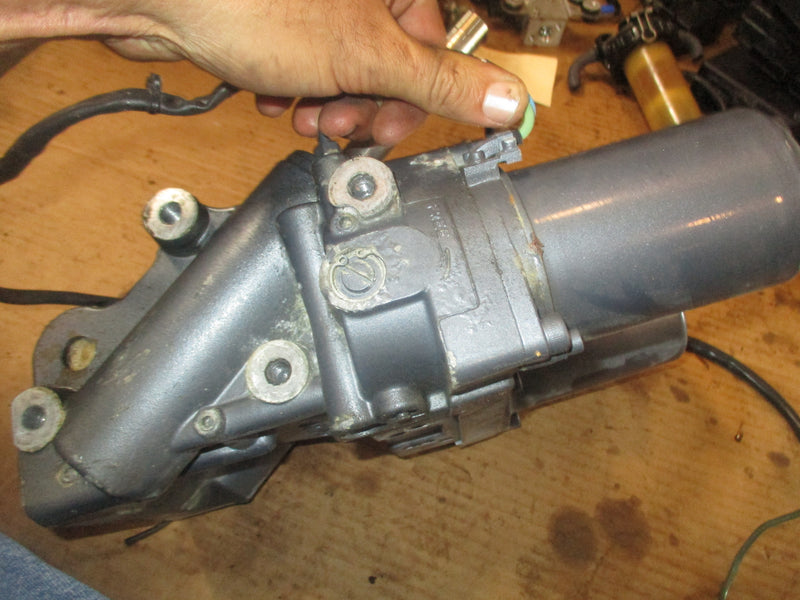Yamaha 300hp HPDI outboard tilt trim unit 60V-43800-00-4D