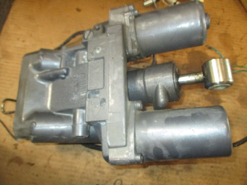 Yamaha 300hp HPDI outboard tilt trim unit 60V-43800-00-4D