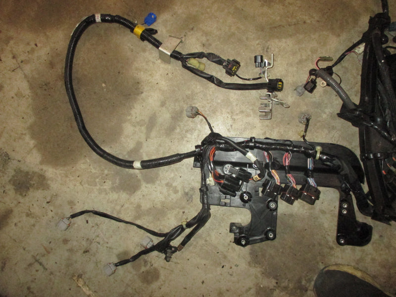 Yamaha 4.2L 300hp 4 stroke outboard Engine Wiring Harness (6CE-82590-11)