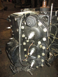 Load image into Gallery viewer, Johnson 150hp 60 degree 2 stroke outboard crankcase powerhead
