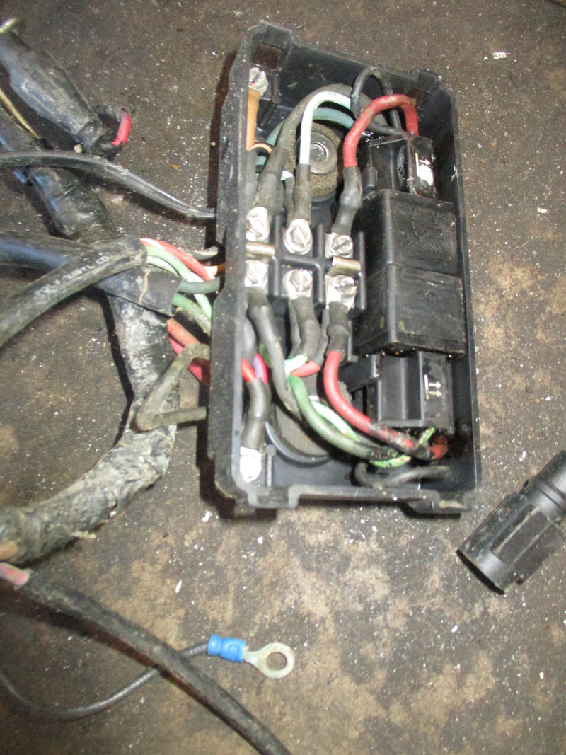 Evinrude 120hp 2 stroke outboard tilt trim relays/ junction box (512776)