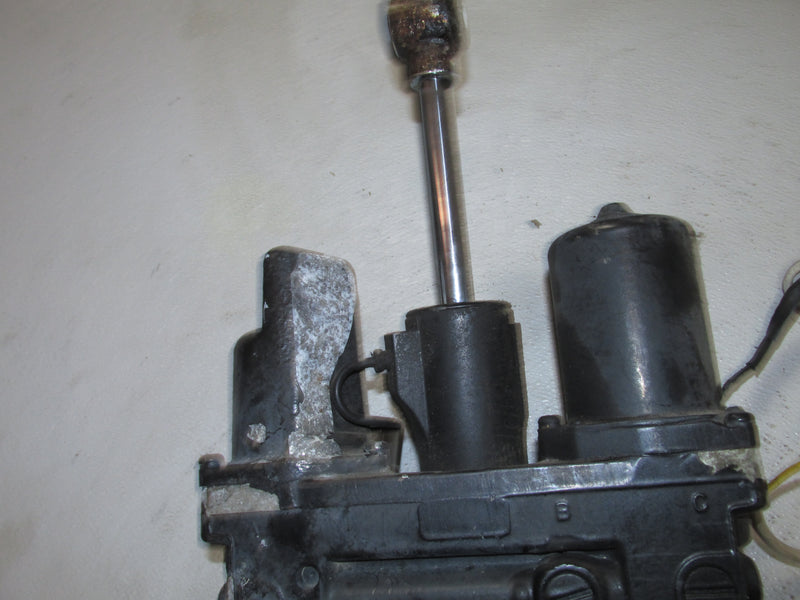 Johnson 88hp SPL 2 Stroke Outboard Tilt Trim Unit (Parts)
