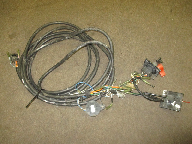 Suzuki four stroke outboard round black plug rigging harness 23' with ignition