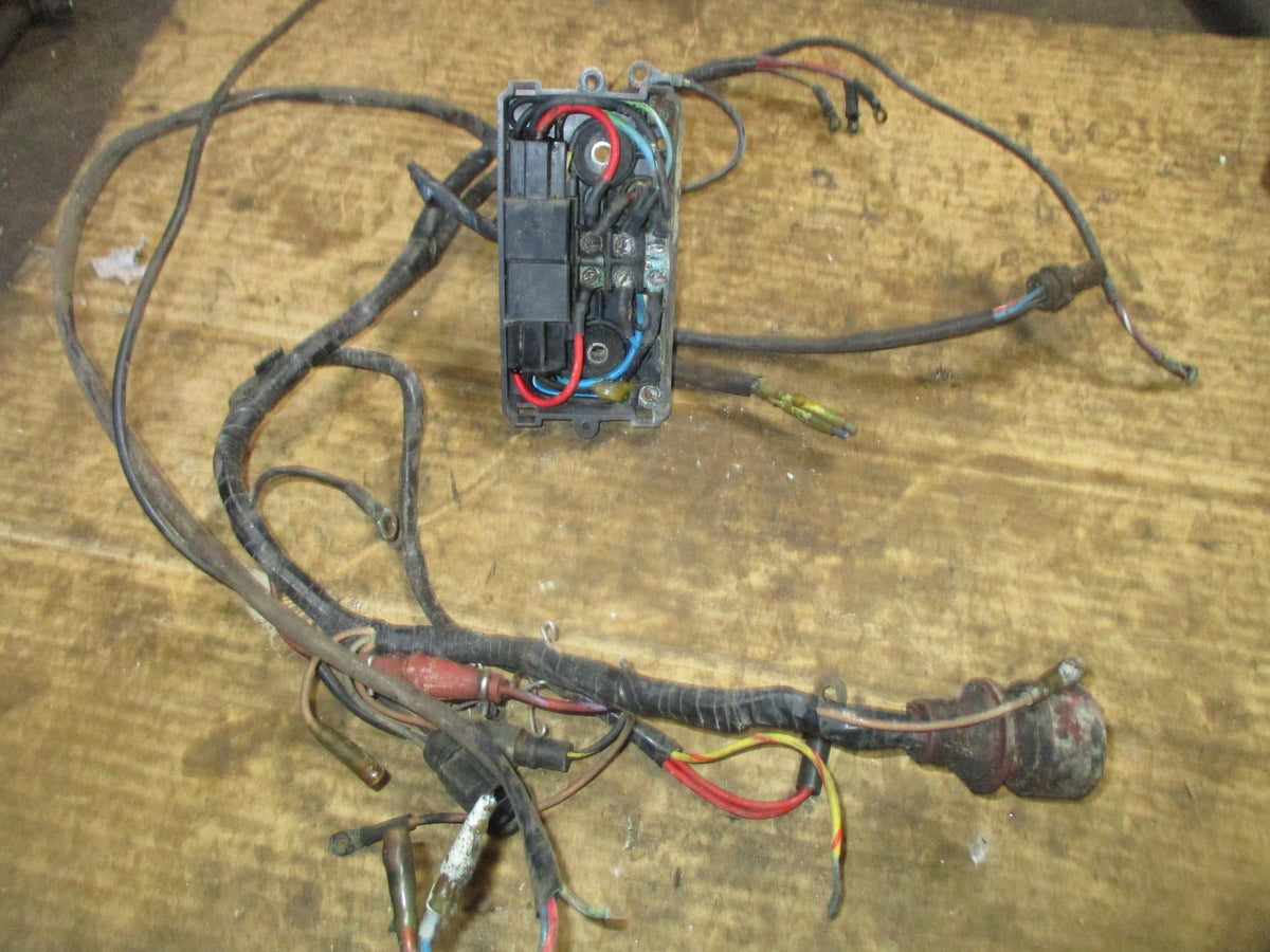 Johnson VRO 150hp outboard engine wiring harness/ junction box (583709)