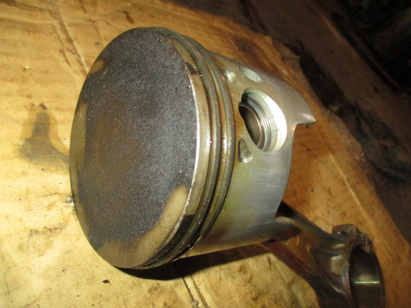 Johnson 225hp Ocean Pro outboard port piston and rod 436860