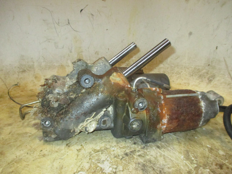 Yamaha 250hp OX66 2 stroke outboard tilt trim unit
