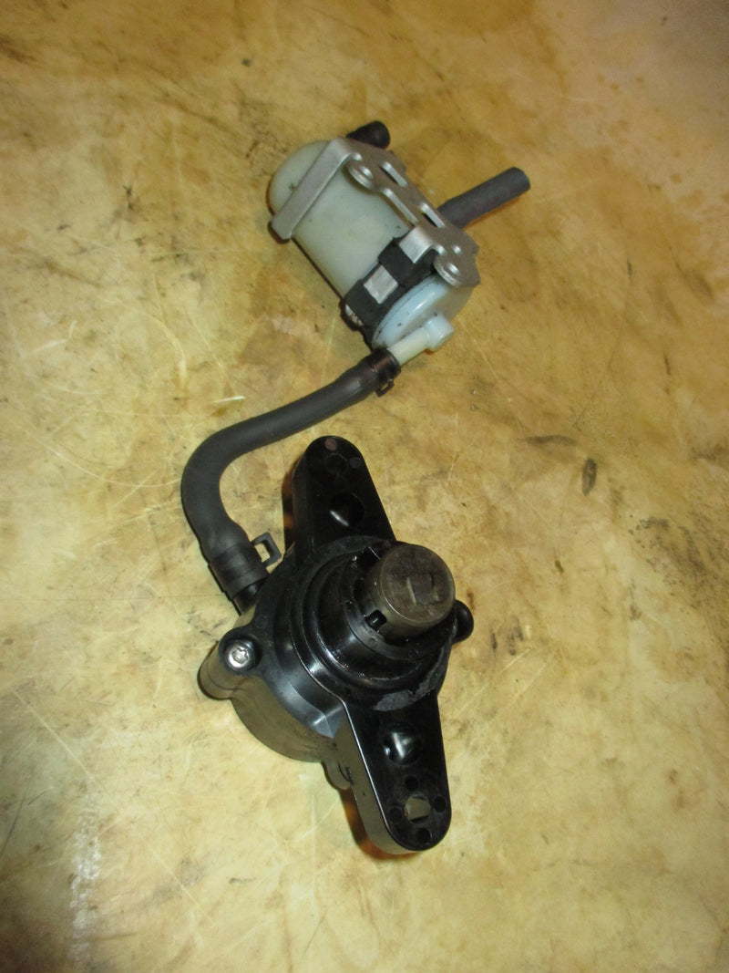 Suzuki DF150 150hp 4 stroke outboard fuel pump filter (15100-96J0V)